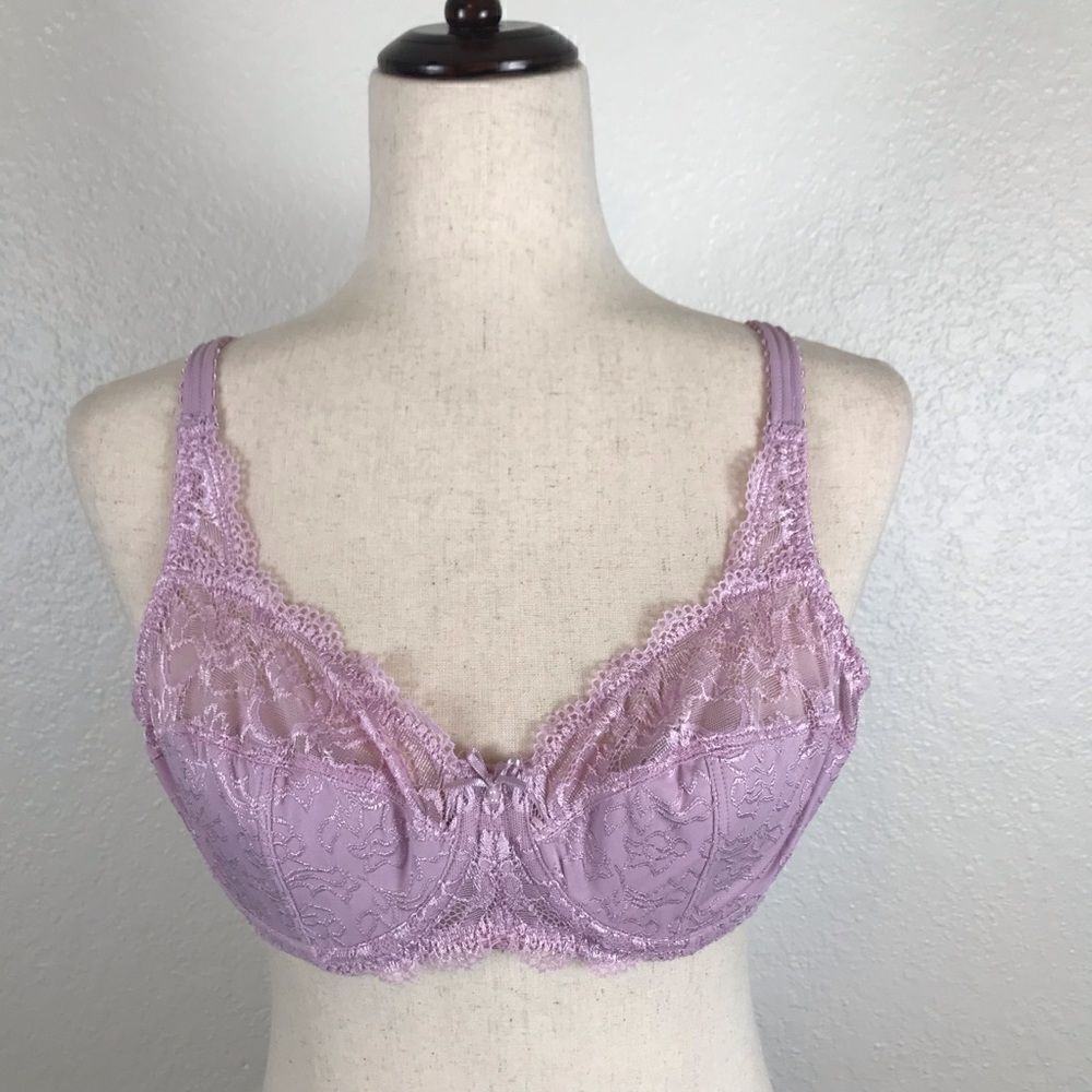 Barely Breezies lace underwire bra 36B